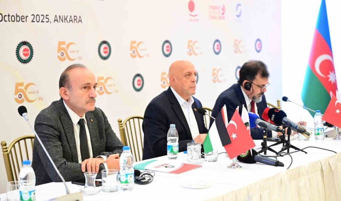 HAK-İŞ Genel Başkanı Mahmut Arslan, 50. yıl dönümü toplantısında Filistin'e