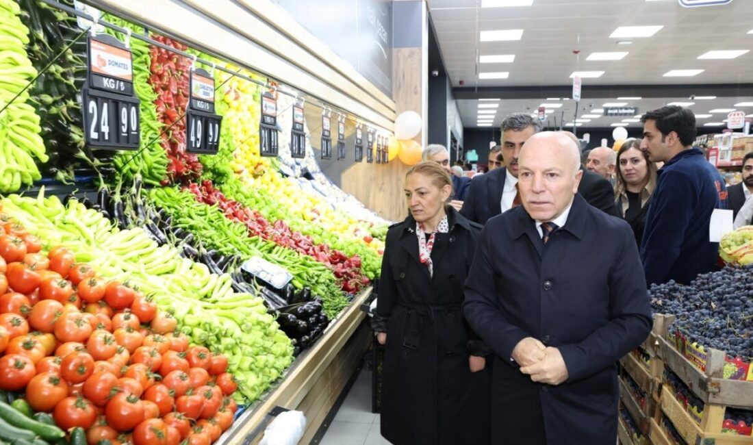 Erzurum Büyükşehir Belediyesi, Halk Pazarı'nın sekizinci şubesini Hilalkent'te açtı. Genel