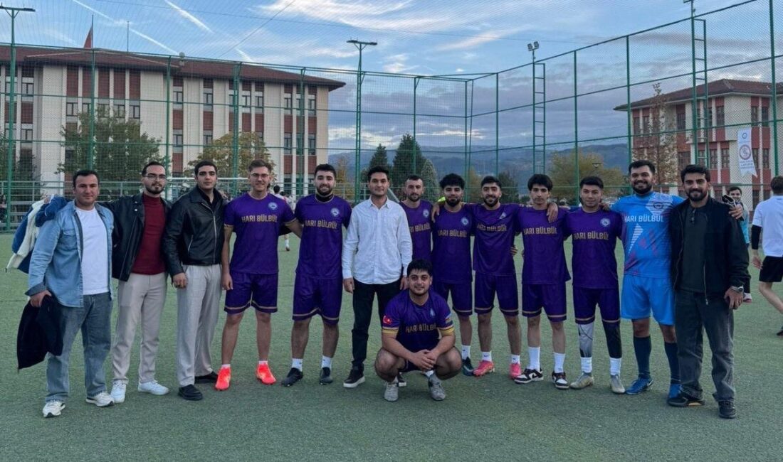 Kütahya Dumlupınar Üniversitesi'ndeki Harı Bülbül Öğrenci Topluluğu, ilk futbol maçında