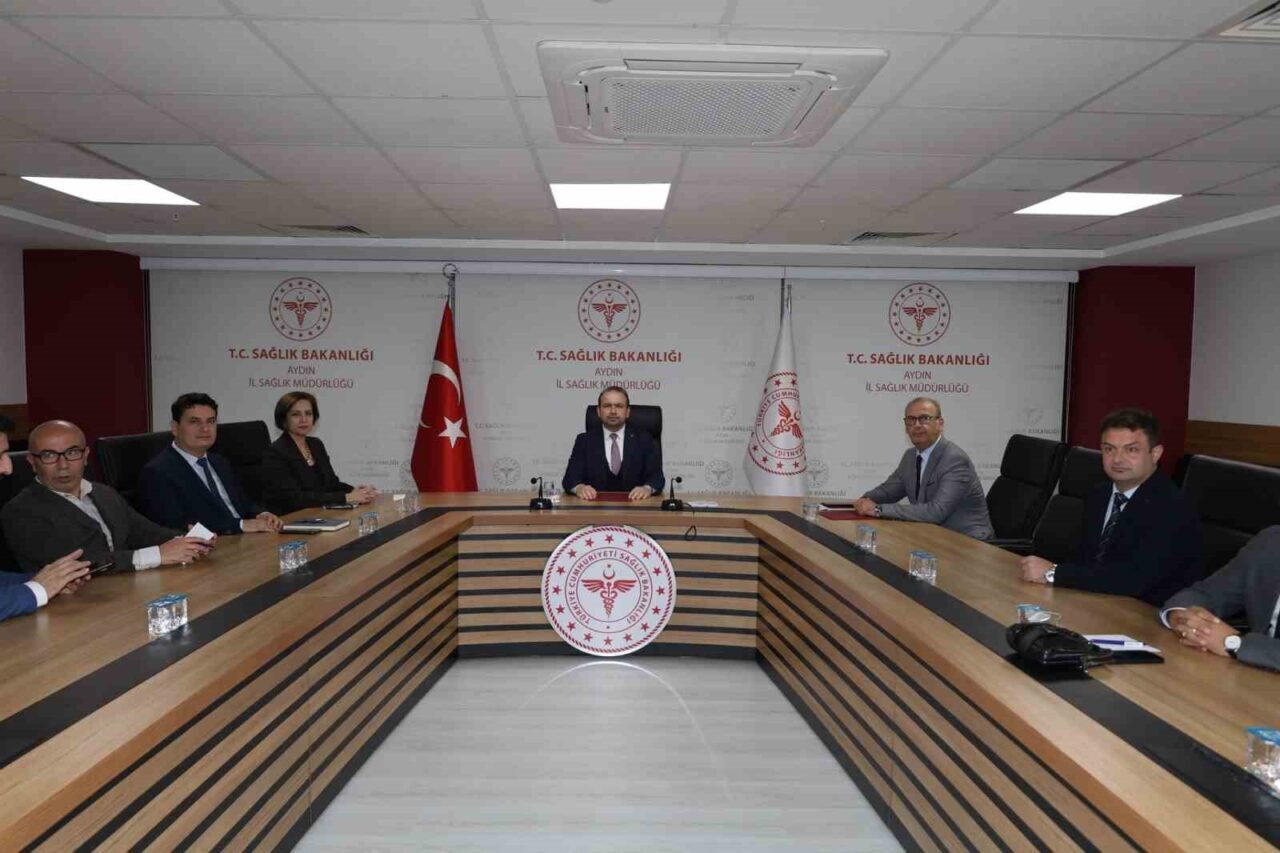 Aydın'da, Dr. Eser Şenkul başkanlığında kamu hastanelerinin hizmet süreçleri değerlendirildi.