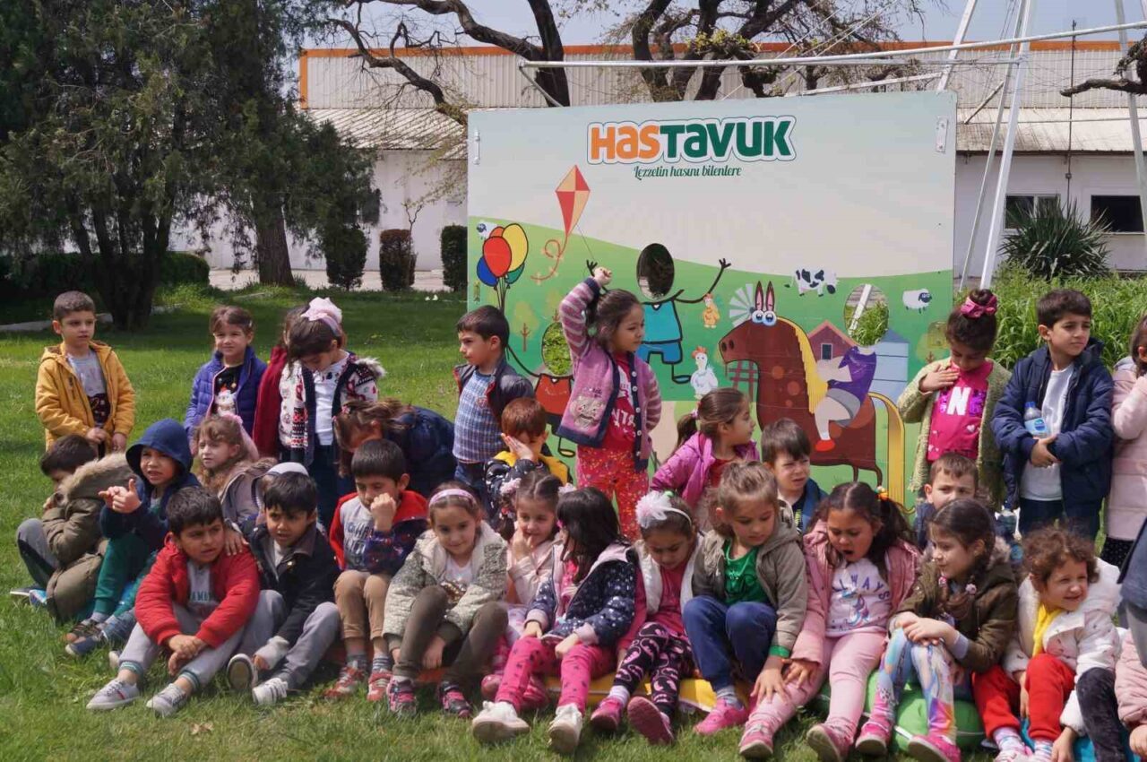 Dünya Yumurta Günü, HasTavuk'un düzenlediği etkinliklerle kutlandı. Çocuklar, yumurtaları sanatsal