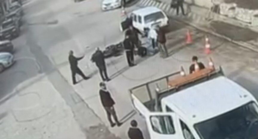 Bolu'nun Mudurnu ilçesinde hatalı sollama yapan motosiklet sürücüsü, karşıdan gelen