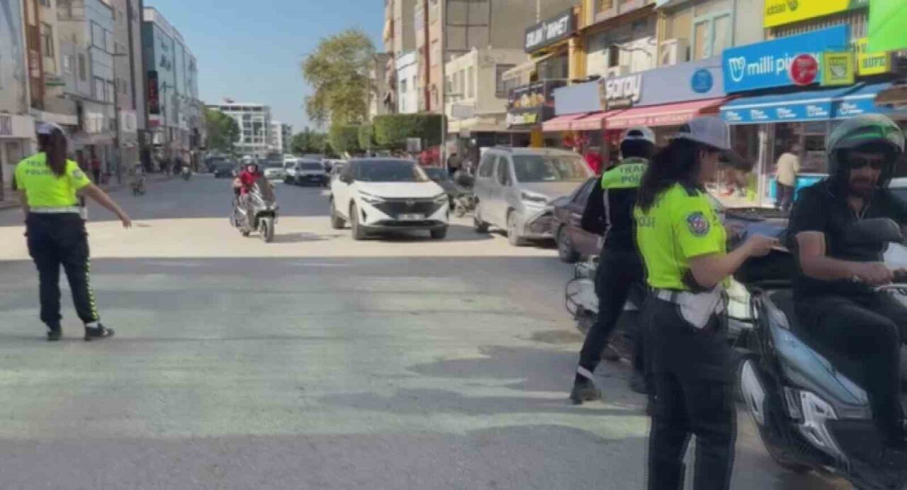 Hatay'da polis, motosiklet kazalarını azaltmak amacıyla denetim yaptı. Dörtyol ilçesindeki