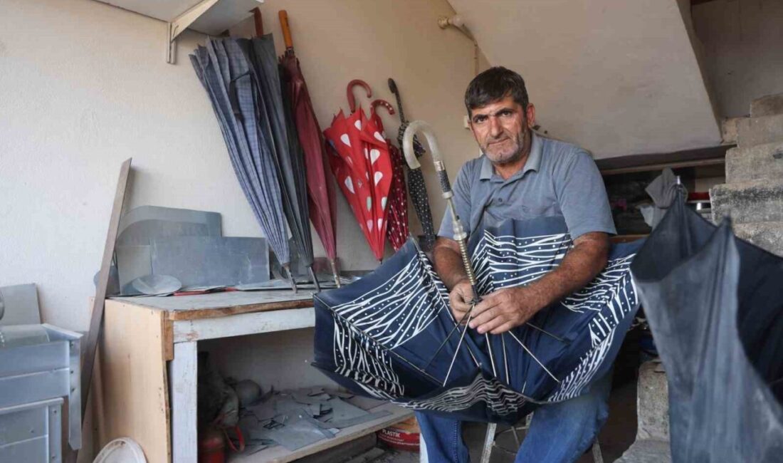 Hatay’da Şiddetli Yağışlar Sonrası Şemsiye Tamirine Yoğun İlgi: Ali Devecioğlu’nun Dükkanı Başka Bir Taleple Dolup Taştı Hatay'da uzun süren kuraklığın ardından etkili yağışlar, şemsiyeleri bozulan vatandaşları