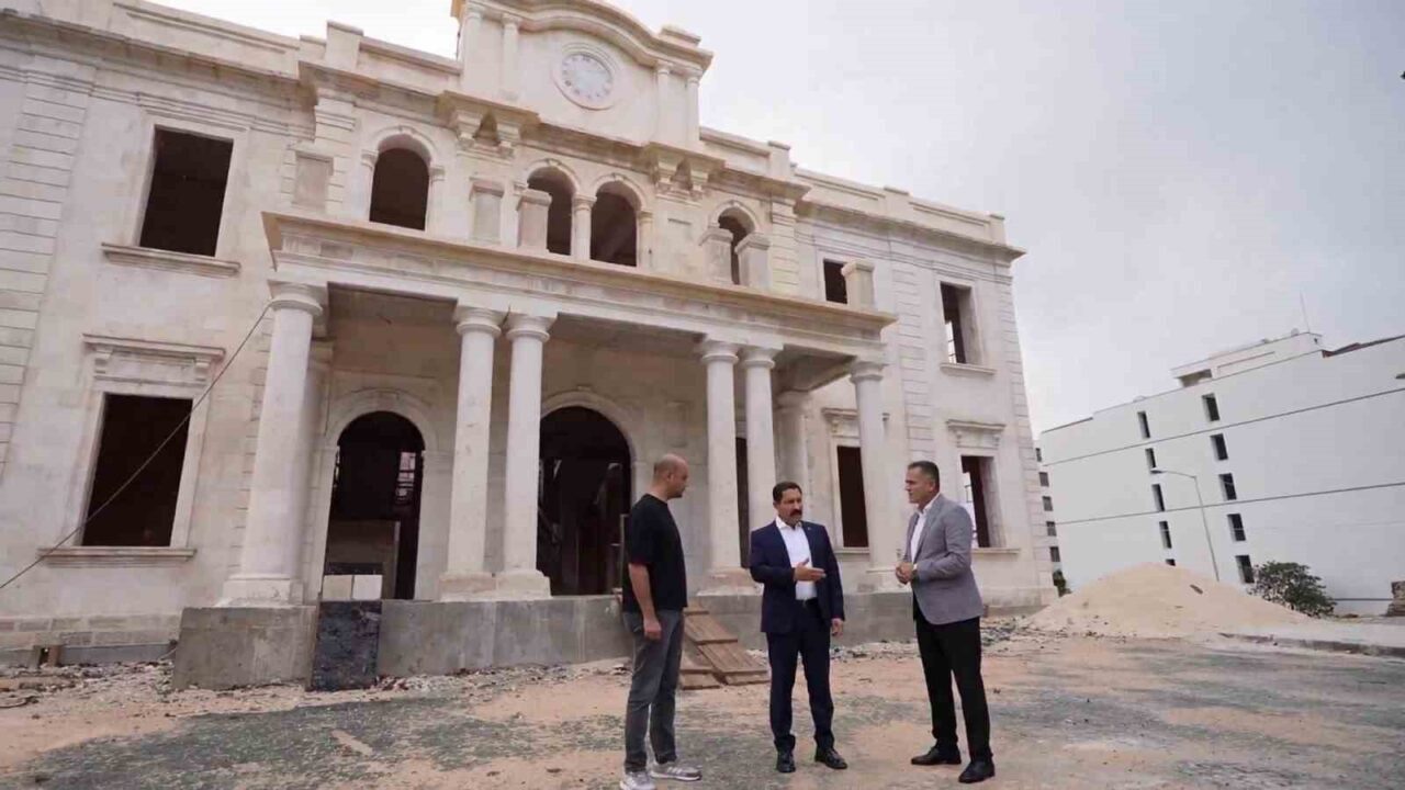 Hatay'daki tarihi valilik binasında restorasyon çalışmaları devam ediyor. Vali Mustafa
