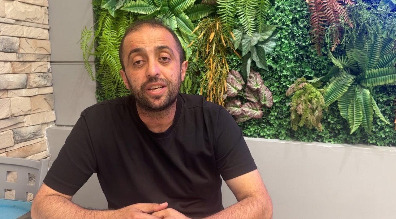 Çankırı’da Yaşlı Kadının Dükkana Girmekten Çekinmesi, Vatandaşla Yürek Isıtan Bir Diyalogla Gündeme Geldi