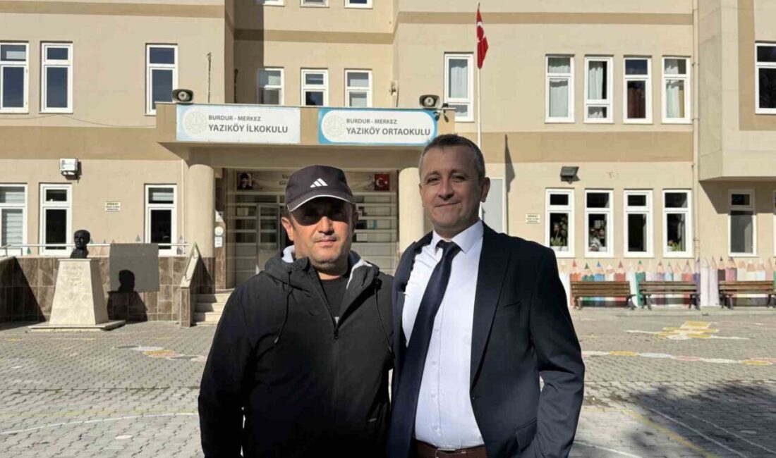 Burdur’da Öğrencinin Nefes Borusuna Takılan Simit Parçası, Heimlich Manevrası ile Çıkarıldı Burdur'daki Yaziköy İlkokulu'nda, nöbetçi öğretmen Ahmet Çömlek, yediği simidin nefes