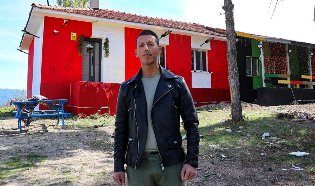 Göynük’te Gençler İçin Spor ve Sinema Merkezi Açan İmam Kurtboğan Örnek Proje İle Destek Sağlıyor Göynük ilçesinin Himmetoğlu köyünde imamlık yapan 25 yaşındaki Bilalcan Kurtboğan,