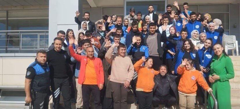 Erzincan'da "Hep Birlikte Aileyiz" projesi kapsamında özel çocuklara destek sağlandı.