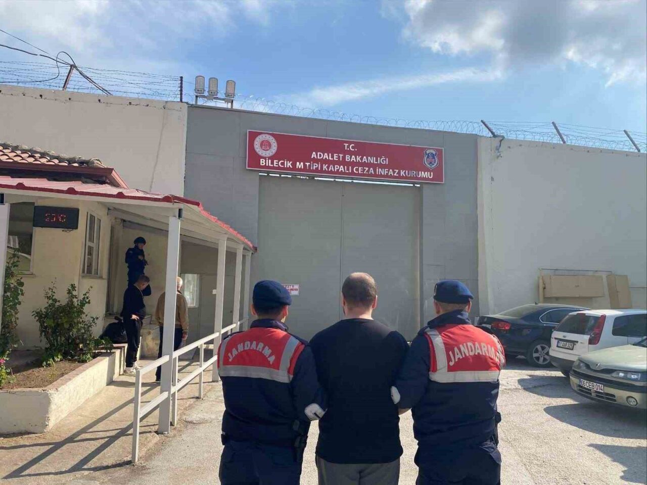 Bilecik İl Jandarma Komutanlığı ekipleri, Pelitözü Göleti'nde Halil K.'yı yakalayarak