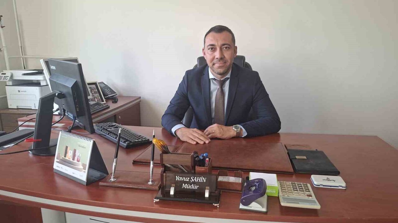 Kütahya Hisarcık’ta Vergi Dairesi Müdürü olarak göreve başlayan Yavuz Şahin, hizmet kalitesini artırma sözü verdi.