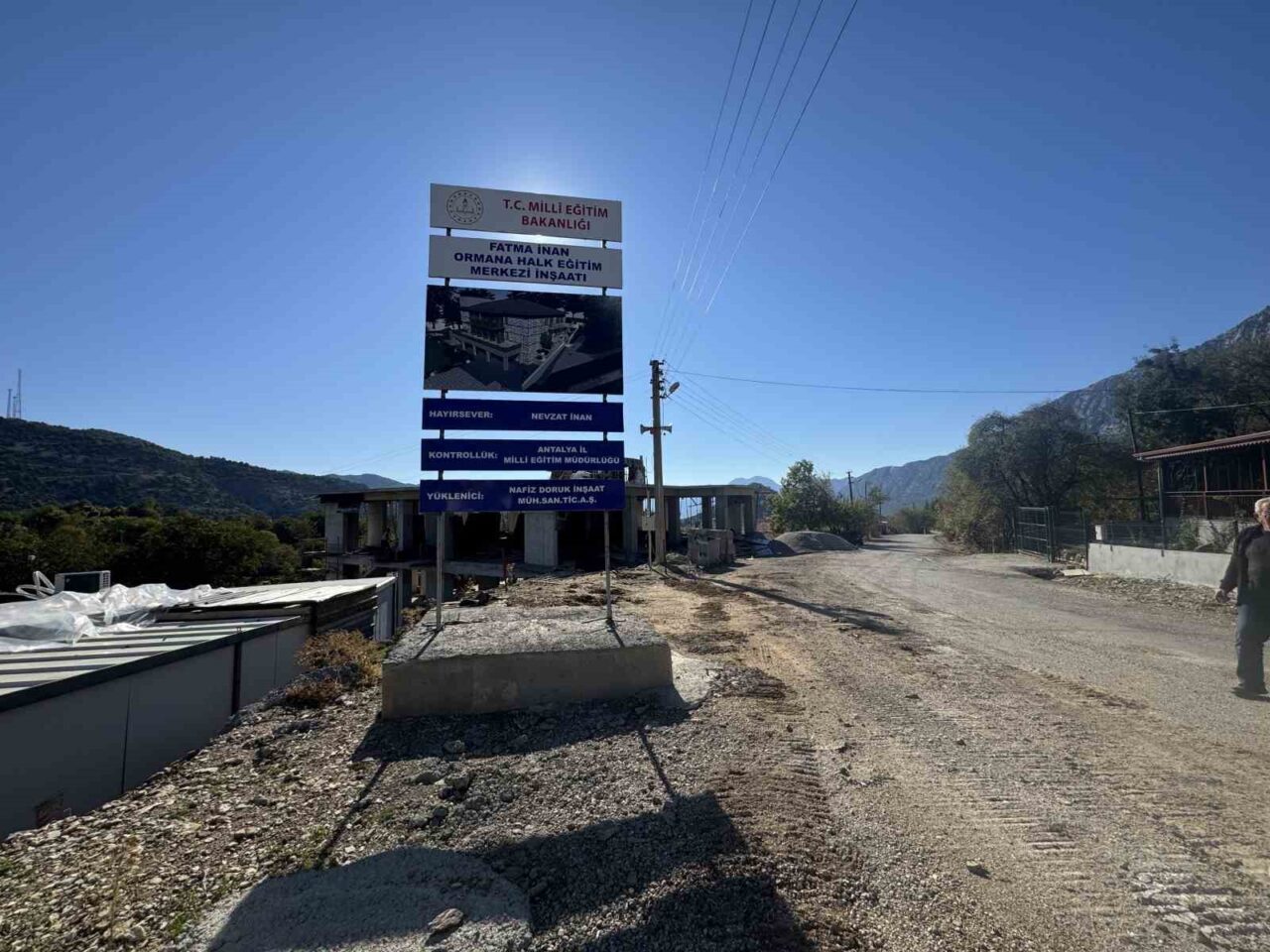Antalya'nın İbradı ilçesine bağlı Ormana Mahallesi'nde iş insanı Nevzat İnan'ın