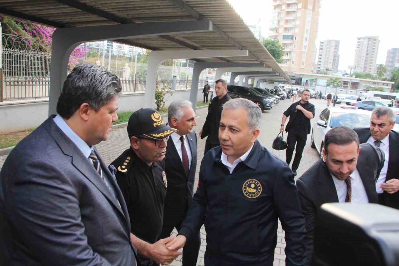 Mersin'de düzenlenen 'Narko Kapan' operasyonunda 10 ilde 403 adrese baskın