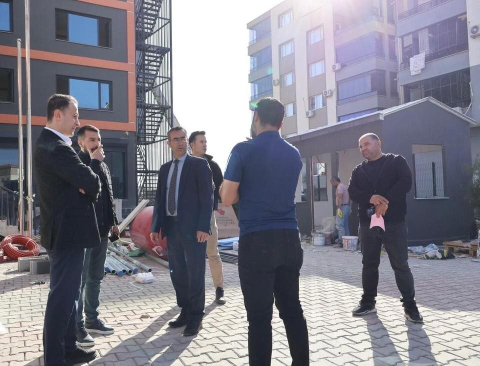 İdil Kaymakamı Anıl Adıgüzel, üniversite öğrencileri için yapılan yurtta incelemelerde