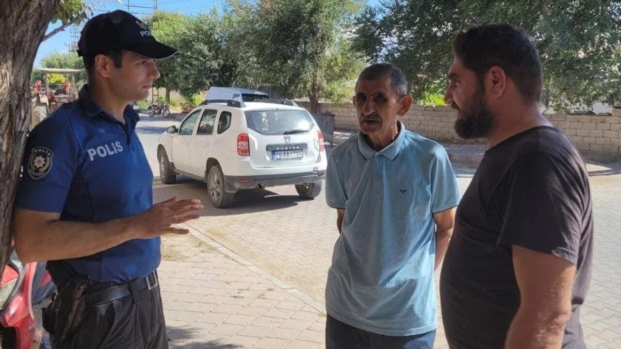 Iğdır'daki emniyet ekipleri, dolandırıcılığa karşı bilinçlendirme çalışmalarına başladı. Karakoyunlu İlçe