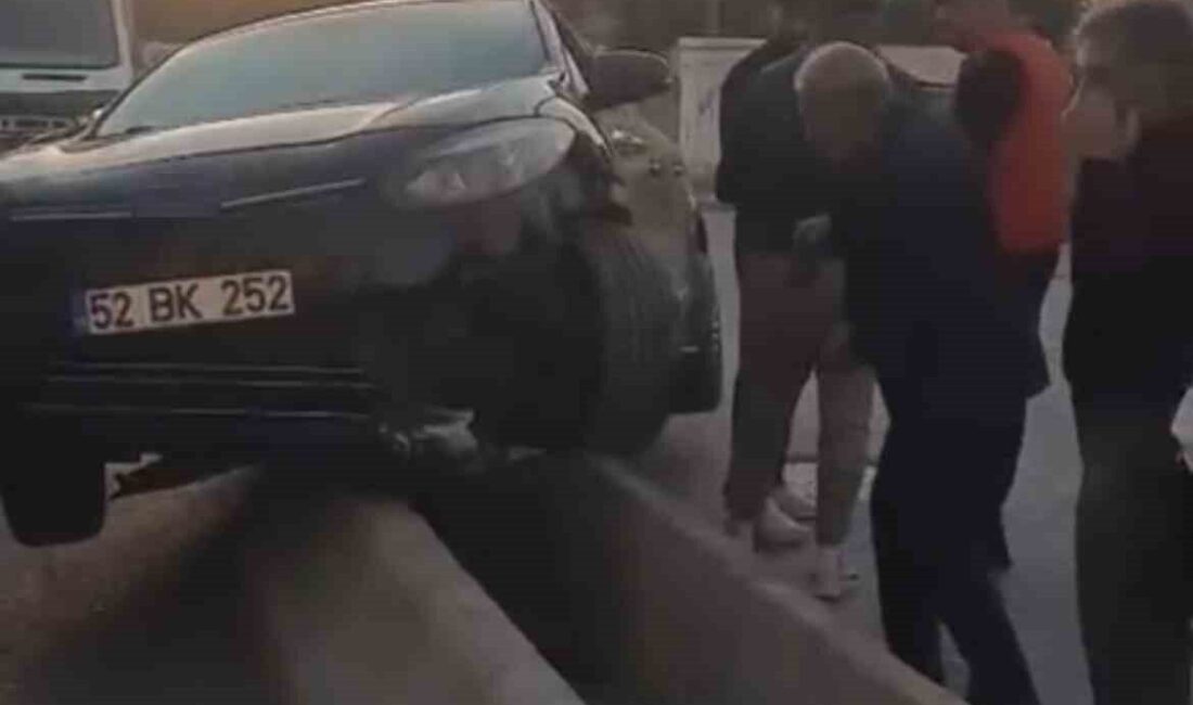 Iğdır'da Halfeli Caddesi'nde yapılan refüj çalışması, yolun daralmasına gerekçe gösterilerek