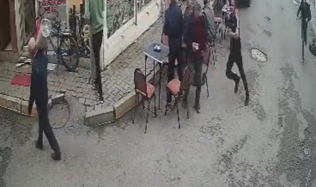 Iğdır’da Silahlı Kovalamaca Korku Dolu Anlara Yol Açtı Iğdır Merkez Şube Sokak'ta silahlı bir kişinin kaçarken ateş açması