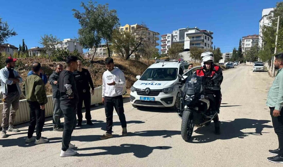 Adıyaman’da Bıçaklı Kavga: 1 Kişi Ağır Yaralandı Adıyaman'da iki grup arasında çıkan bıçaklı kavgada Enes İbrahim B.