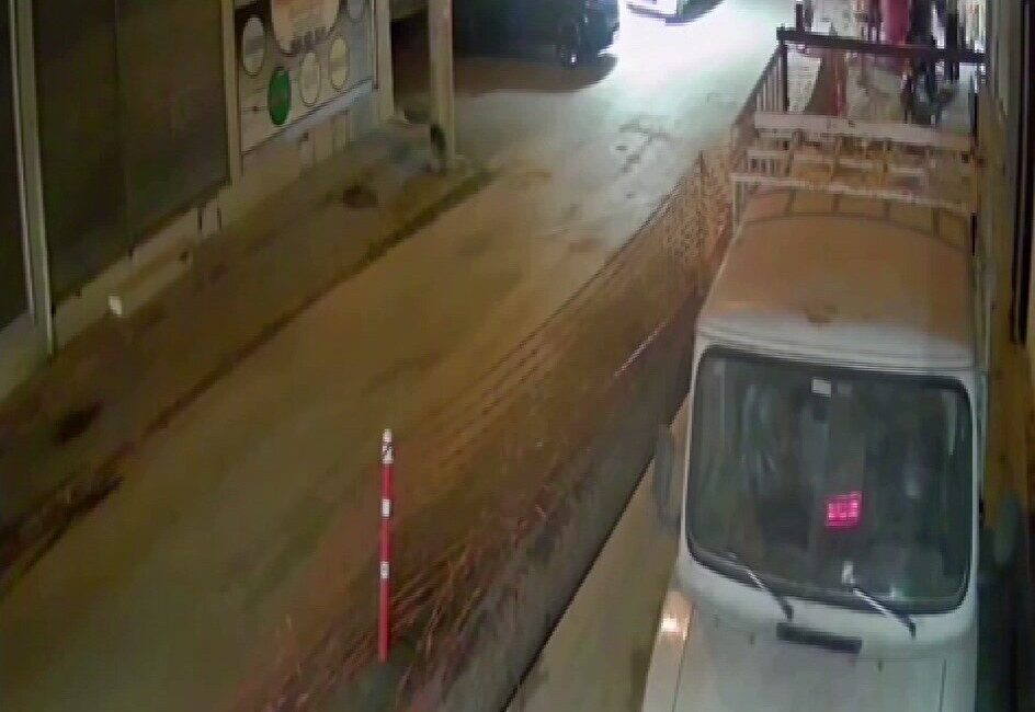 Adana'nın Seyhan ilçesindeki İsmetpaşa Mahallesi'nde iki grup arasında çıkan kavga,