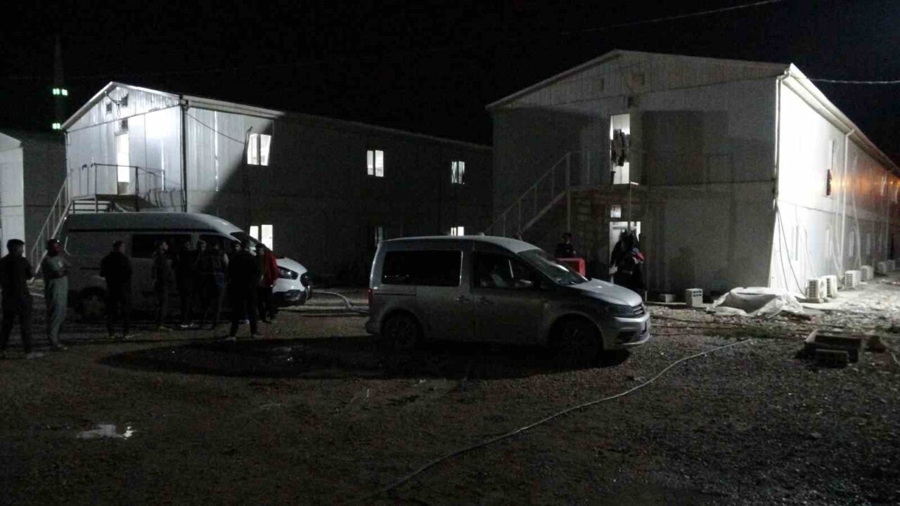 Malatya'da Derviş Sontay (38), çalıştığı şantiyede rahatsızlanarak hastaneye kaldırıldı. Yapılan