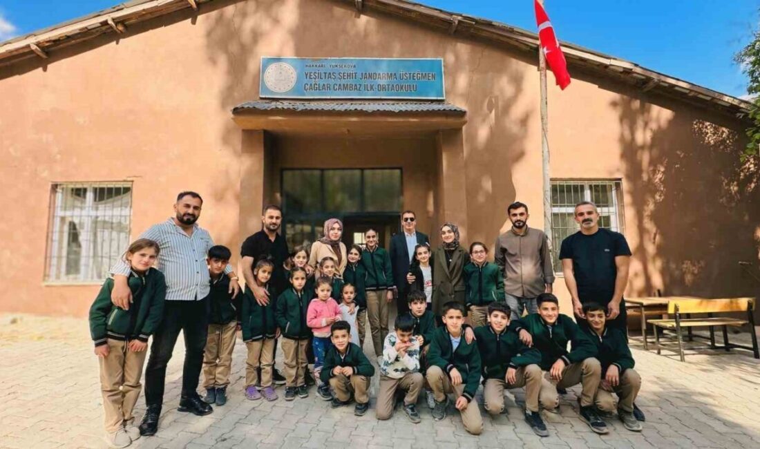 İstanbul'dan Hakkari'nin Yüksekova ilçesine giden öğretmenler Meryem Yılmaz ve Şükran