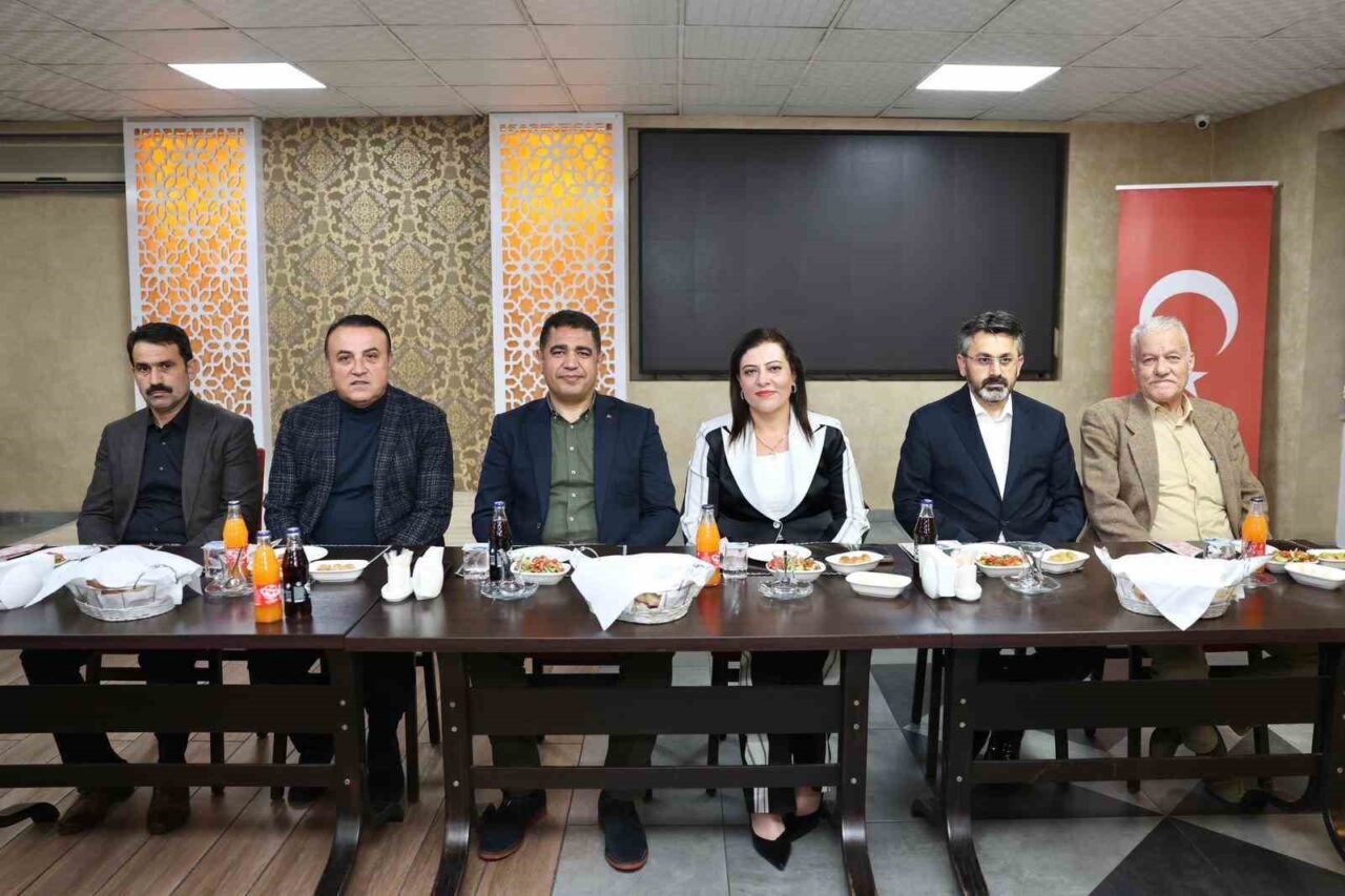 Düzce İl Milli Eğitim Müdürü olarak görev yaptıktan sonra Kocaeli'ye