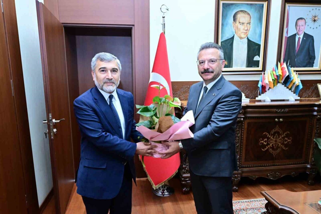 Eskişehir Valisi Hüseyin Aksoy, 'Camiler ve Din Görevlileri Haftası' dolayısıyla