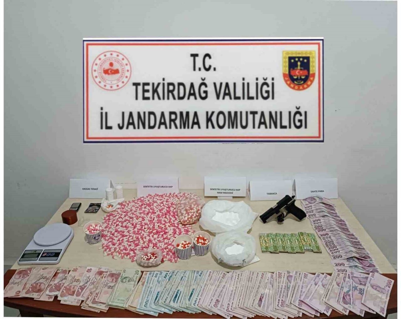 İstanbul'daki bir ilaç fabrikasında çalışan E.S., çaldığı ham maddelerle Tekirdağ'ın