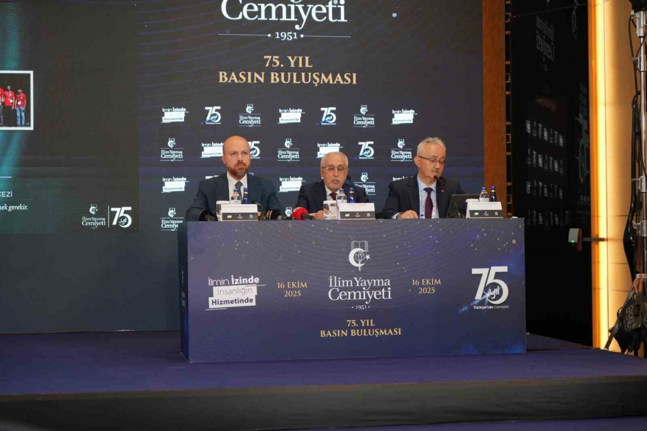 İlim Yayma Cemiyeti'nin 75. yıl etkinlikleri Bakırköy'de düzenlenen basın buluşmasıyla