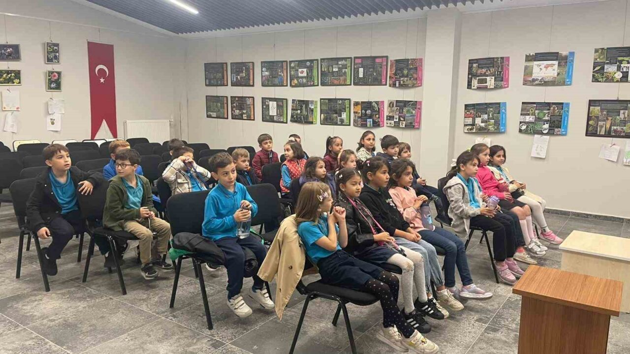 Düzce 23 Nisan İlkokulu öğrencileri, doğa ve bitki çeşitliliğini öğrenmek