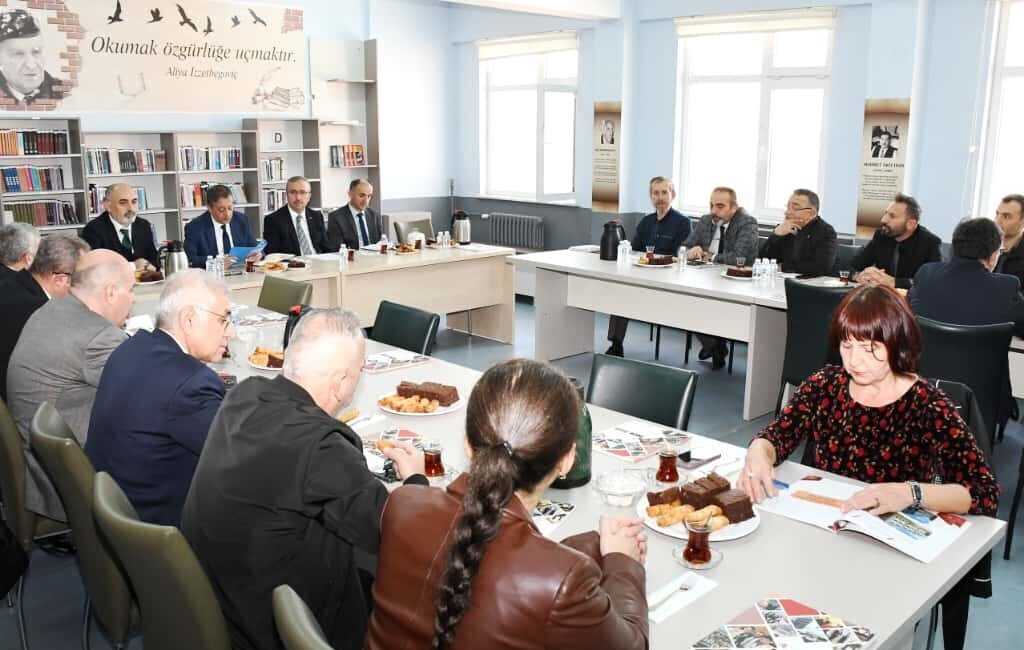Eskişehir’de İmam Hatip Okulları İçin Koordinasyon Toplantısı Yapıldı Eskişehir'de düzenlenen aylık koordinasyon toplantısında, İl Milli Eğitim Müdürü Sinan