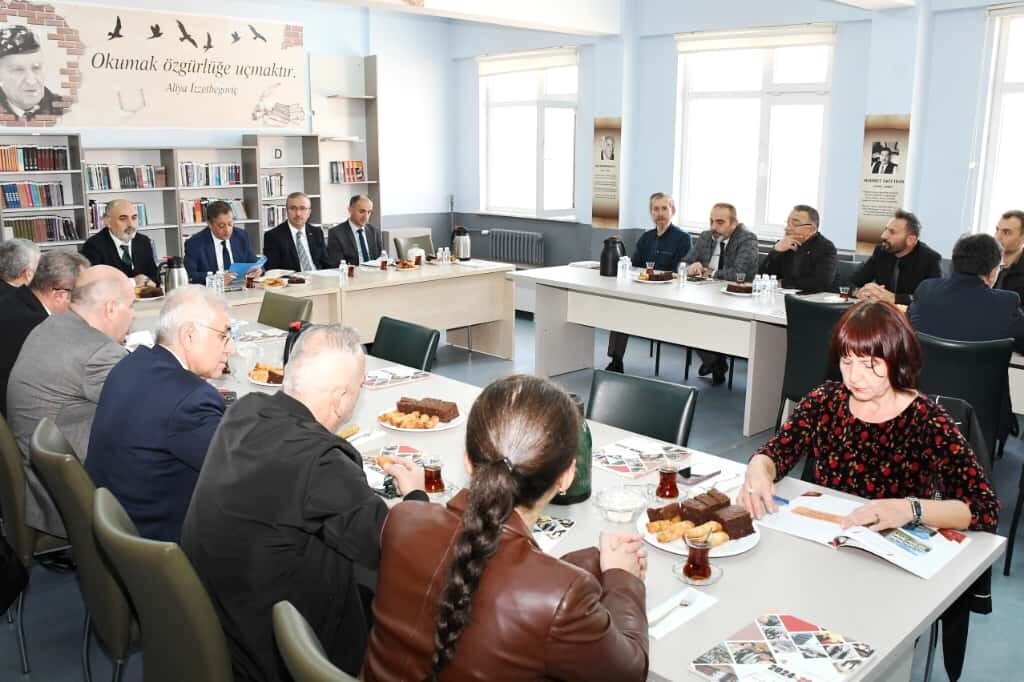 Eskişehir'de düzenlenen aylık koordinasyon toplantısında, İl Milli Eğitim Müdürü Sinan
