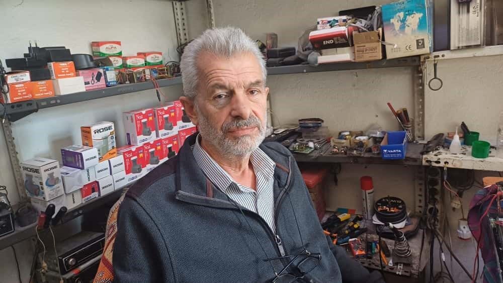 Kayseri'de 51 yıldır anten ve televizyon tamirciliği yapan Doğan Ekici,
