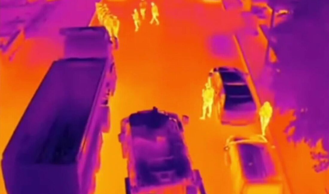 Düzce’de İnternet Dolandırıcılarına Yönelik Operasyon: 2 Şüpheli Gözaltında Düzce’de internet üzerinden dolandırıcılık faaliyetinde bulunan iki kişi, yapılan operasyonla