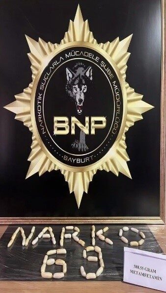 Bayburt'ta uyuşturucu ticareti şüphesiyle yakalanan İran uyruklu D.A.'nın mide ve