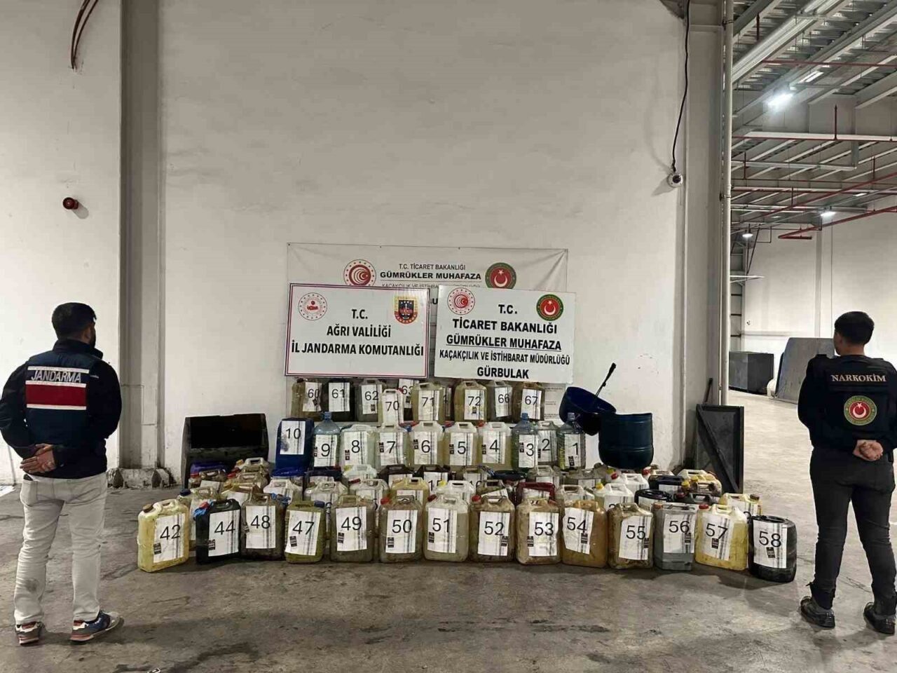 Ağrı'da gerçekleştirilen uyuşturucu operasyonunda, Doğubayazıt İlçe Jandarma Komutanlığı ve diğer