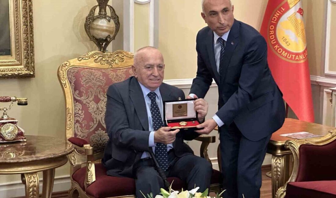 İş Adamı İsmet Acar, Türk Silahlı Kuvvetleri’ne 12 Daire Bağışladı İş adamı İsmet Acar, Türk Silahlı Kuvvetleri Dayanışma Vakfı’na 12