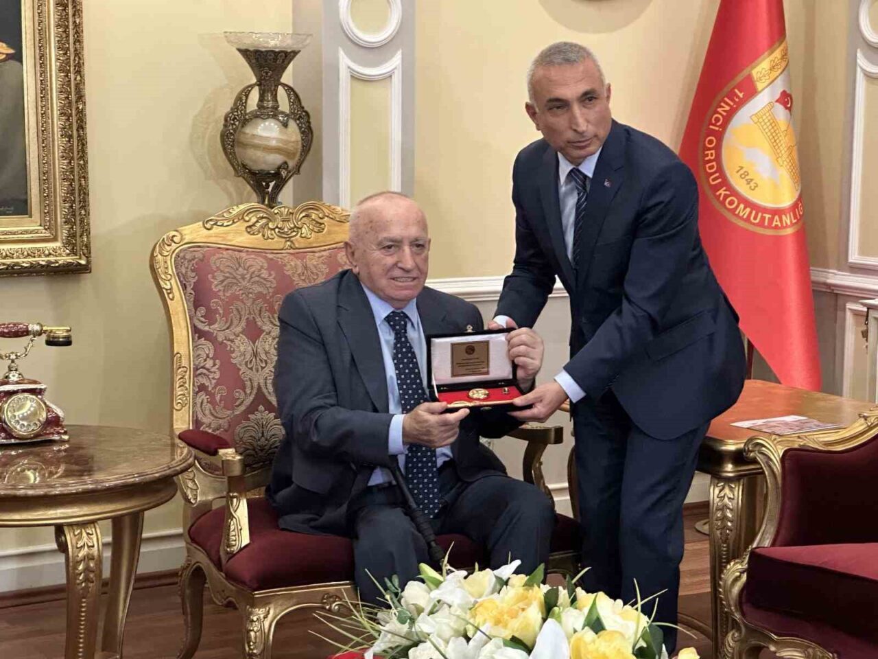 İş adamı İsmet Acar, 12 daireyi Türk Silahlı Kuvvetleri Dayanışma
