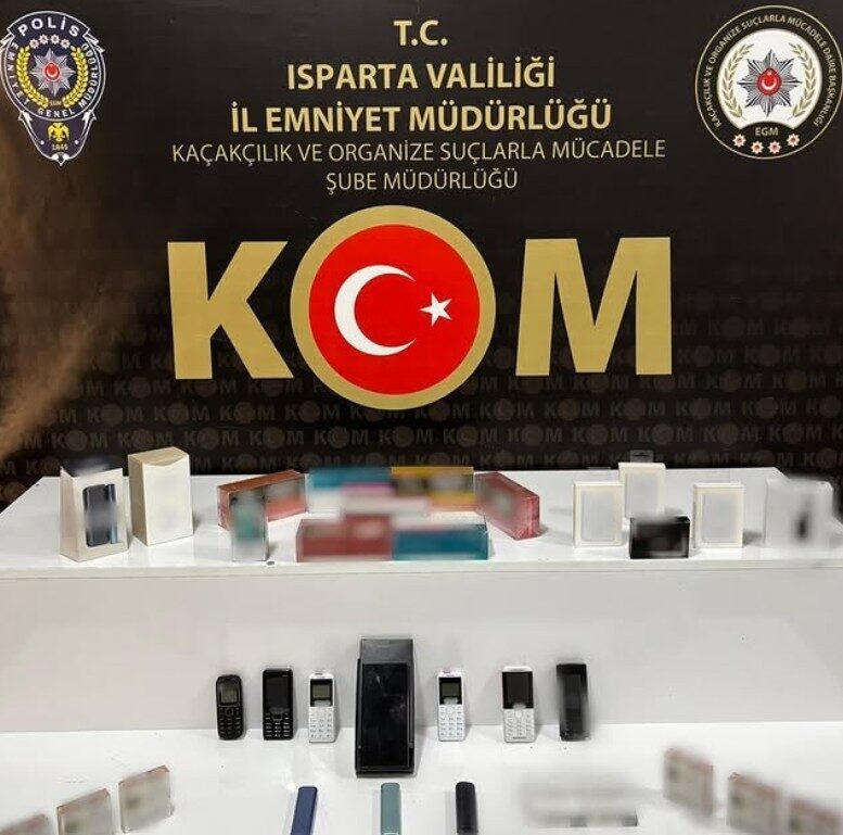 Isparta İl Emniyet Müdürlüğü KOM ekipleri, bir iş yerinde düzenledikleri