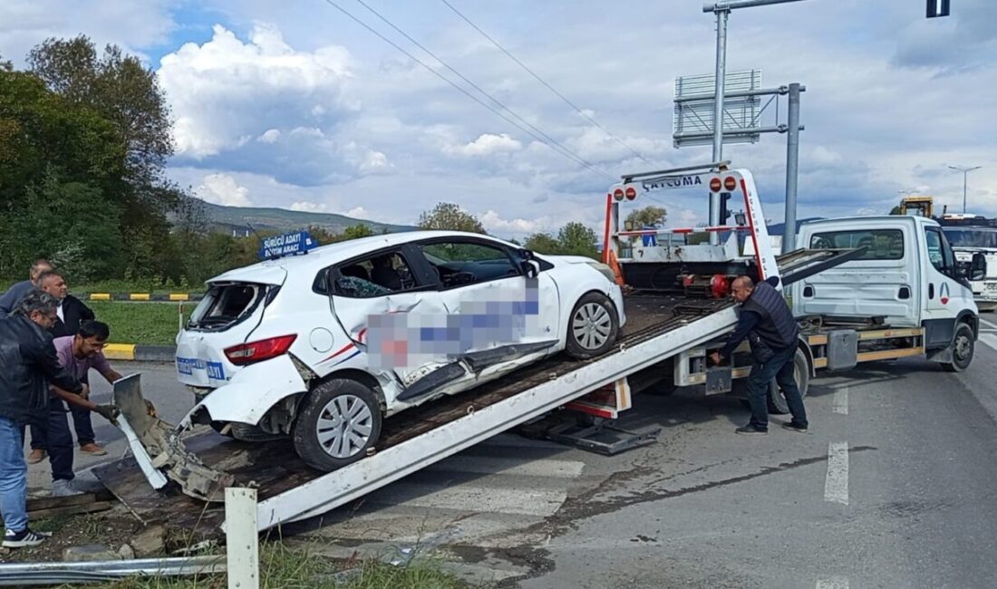 Çaycuma’da Işık İhlali Sonucu Meydana Gelen Trafik Kazasında Üç Kişi Yaralandı Zonguldak'ın Çaycuma ilçesinde iki aracın karıştığı trafik kazasında, S.İ. ve