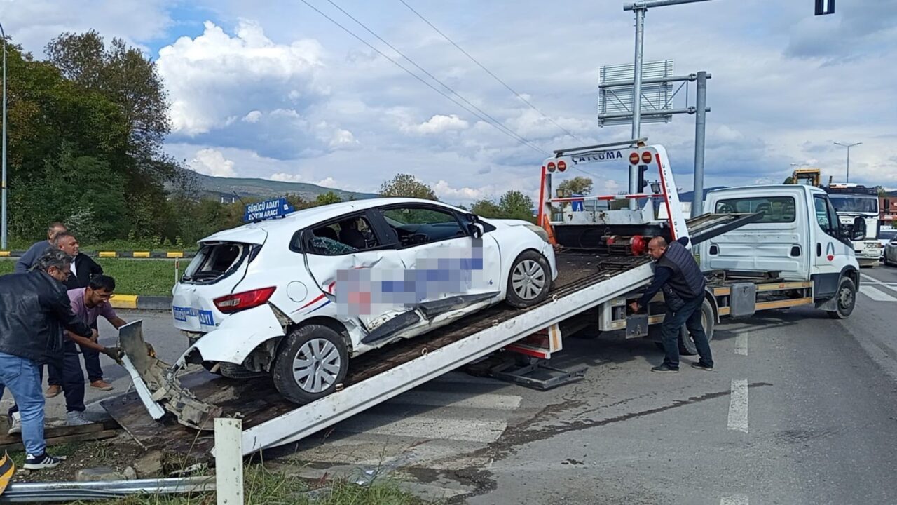 Zonguldak'ın Çaycuma ilçesinde iki aracın karıştığı trafik kazasında, S.İ. ve