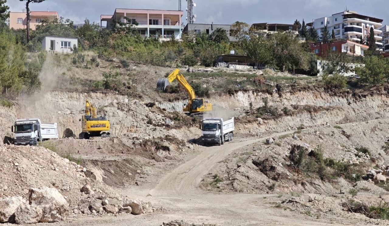 Hatay'ın İskenderun ilçesinde Akarca Mahallesi'nde inşa edilecek 262 konutun yapımına