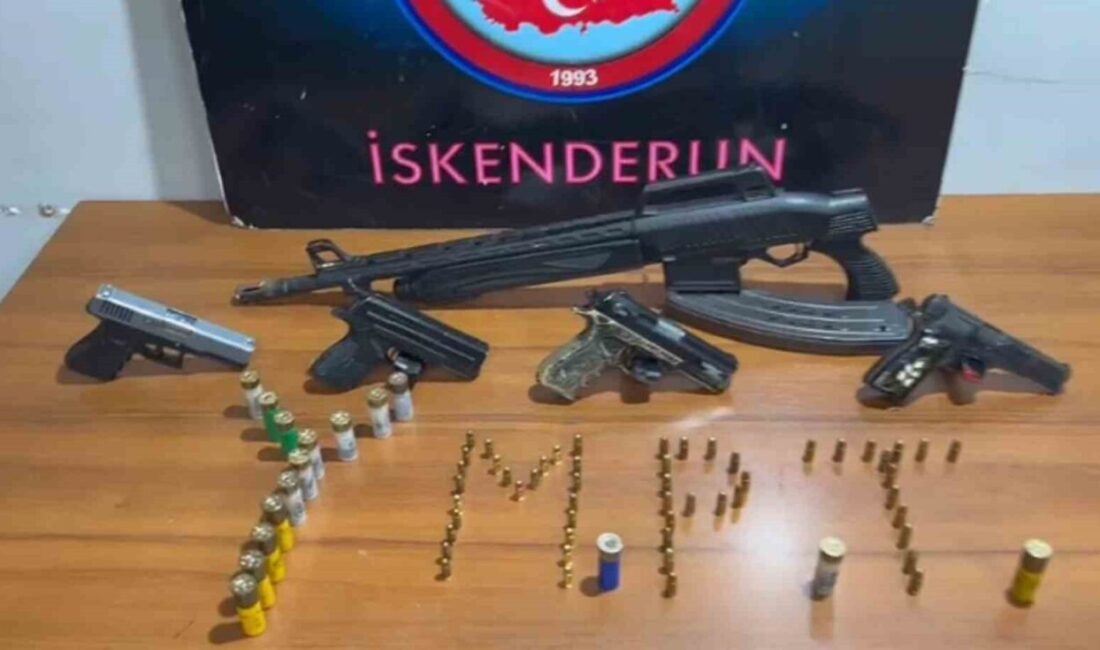 İskenderun'da gerçekleştirilen asayiş denetimlerinde 4 ruhsatsız tabanca, 1 tüfek ve