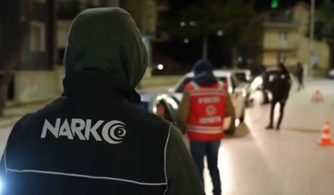 Isparta'da, Narkotik Suçlarla Mücadele Şube Müdürlüğü ekipleri tarafından gerçekleştirilen operasyonlarda