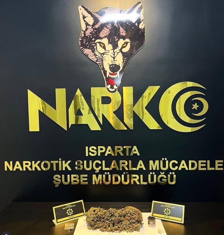 Isparta'da gerçekleştirilen polis operasyonunda 359 gram skunk ve 1,8 gram