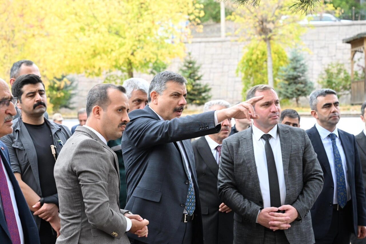 Erzurum Valisi Mustafa Çiftçi, İspir ve Pazaryolu ilçelerine yaptığı ziyarette