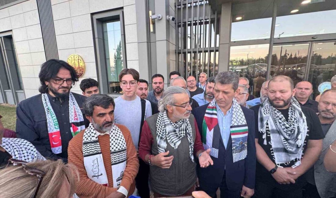 Gazze'ye insani yardım götürmek amacıyla yola çıkan Küresel Sumud Filosu'ndaki