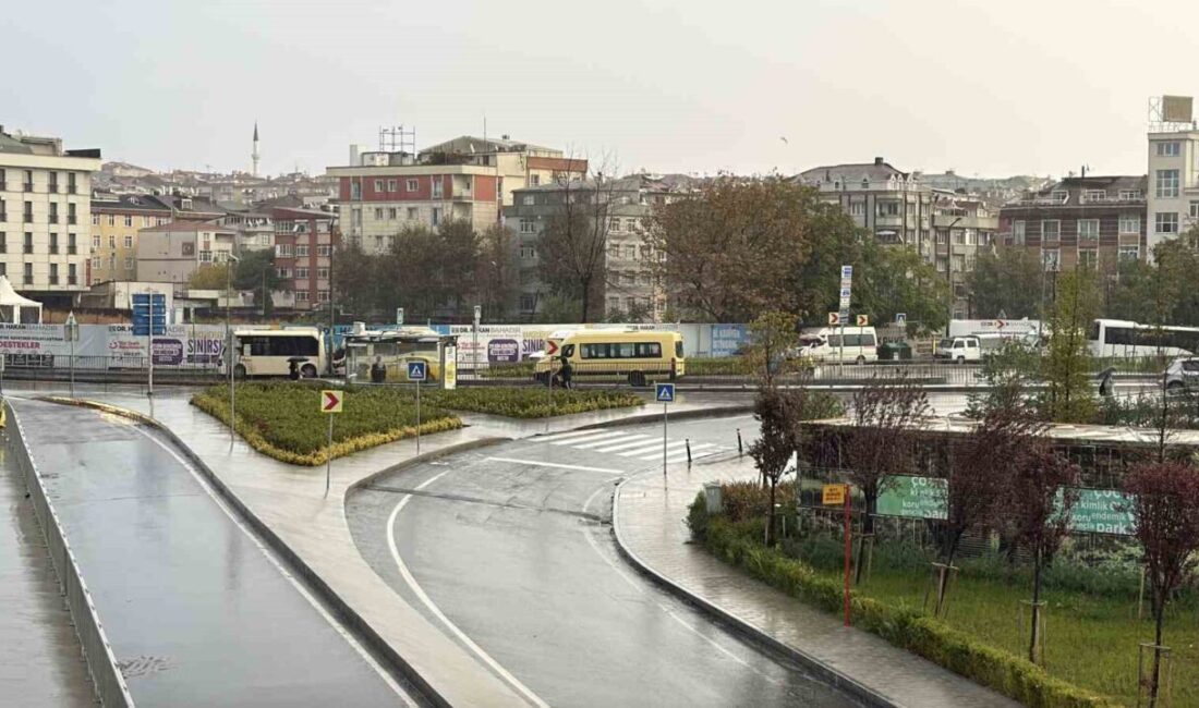 İstanbul, pazar sabahına yağmurla merhaba dedi. Meteoroloji'nin uyarıları sonrası yağışlar