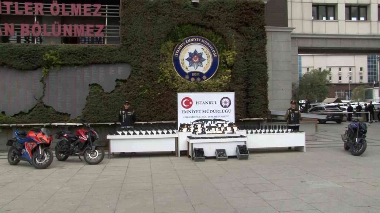 İstanbul'da son bir ayda 12 ilçede gerçekleştirilen operasyonlarda 165 şüpheli