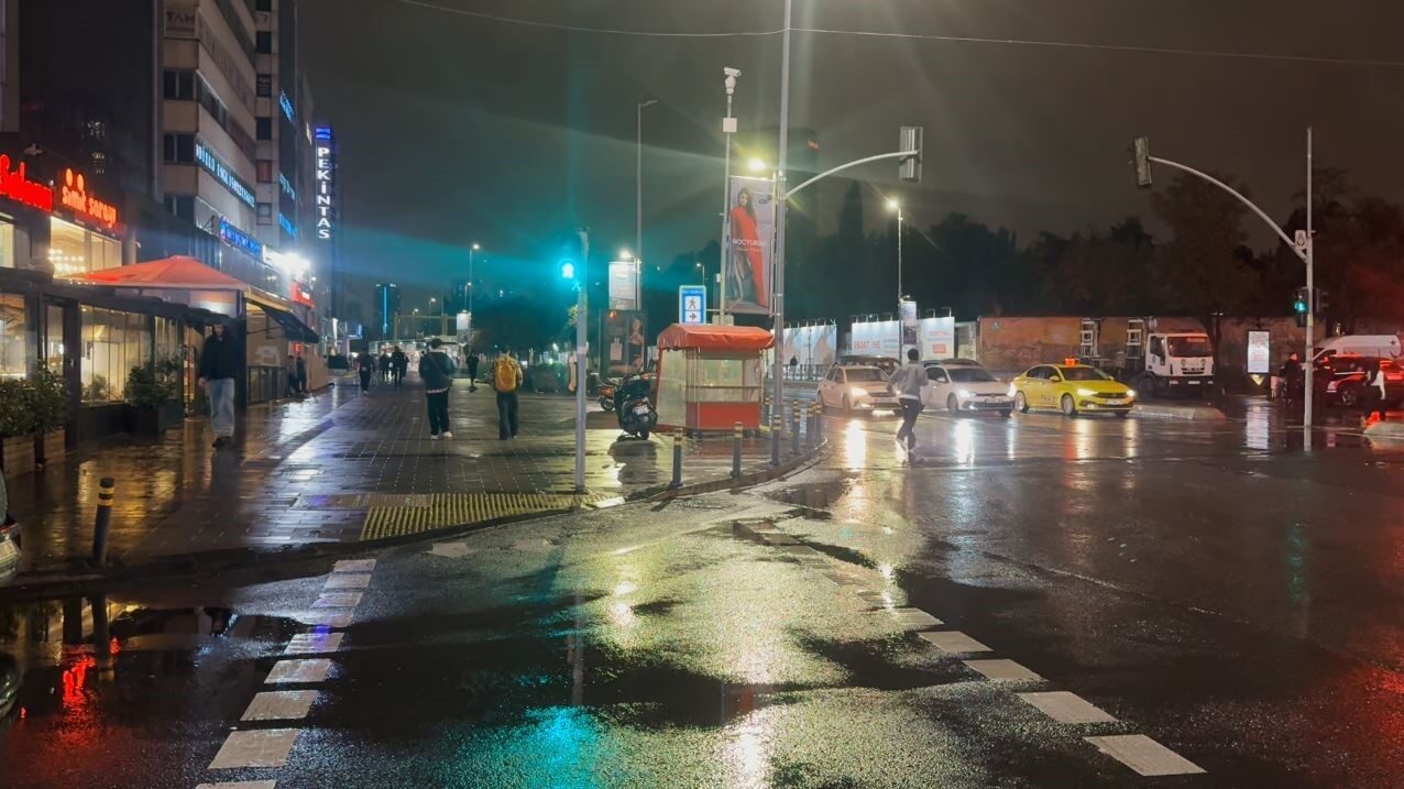 Balıkesir’in Sındırgı ilçesinde meydana gelen 6.1 büyüklüğündeki deprem, İstanbul dahil